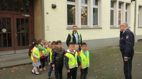 Schulweg 1