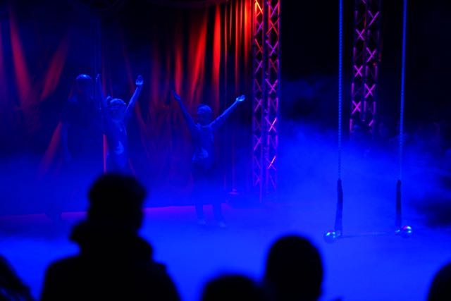Zirkus 16